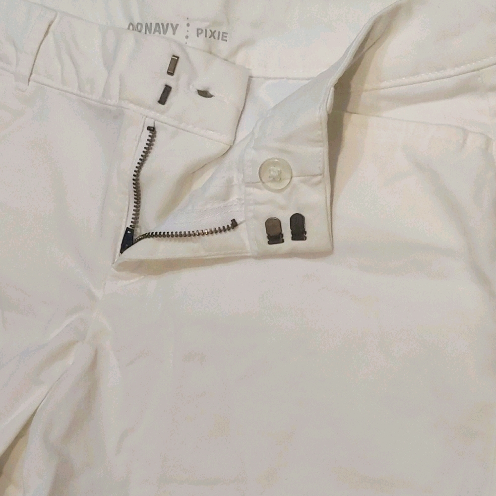 Shorts - Picture 2 of 4